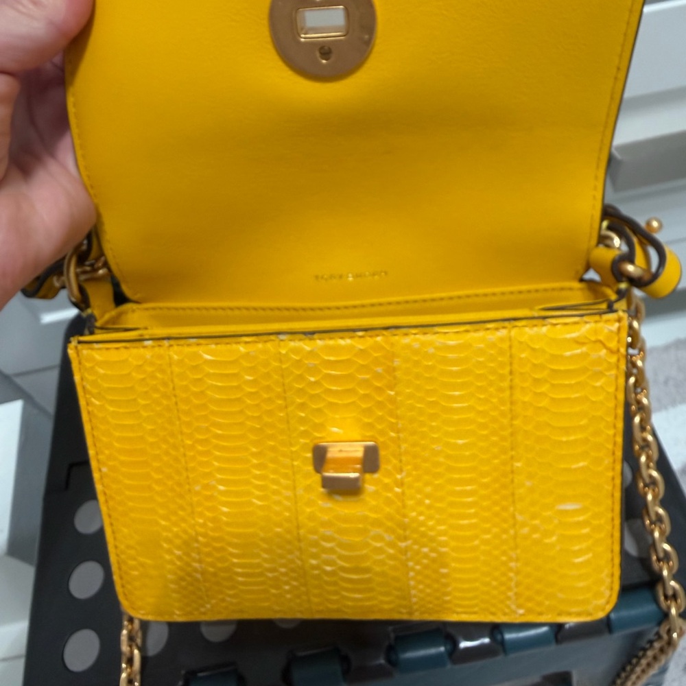 NWT TORY BURCH PYTHON SMALL YELLOW SNAKE CROSSBOD… - image 3
